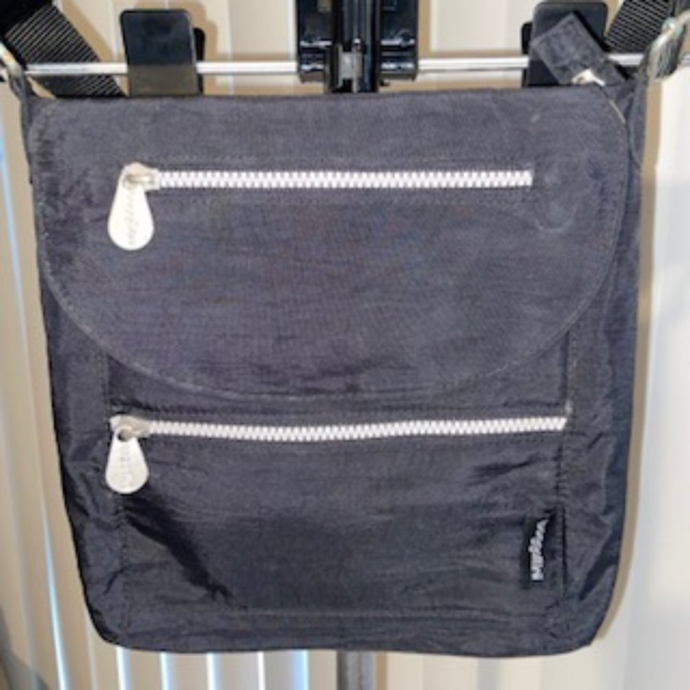 Baggallini Crossbody Bag - Picture 2 of 6